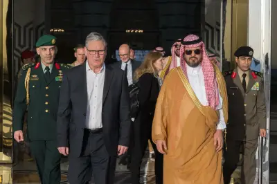 رئيس وزراء بريطانيا كير ستارمر يغادر جدة بعد زيارة رسمية