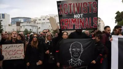 مسيرة تونسية حاشدة ترفض العنصرية وتطالب بالإفراج عن ناشطي الهجرة