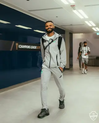 أرقام سلبية تهدد مستقبل علي مجرشي في الأهلي بعد موسم صعب