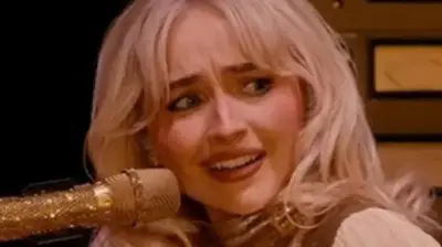 سابرينا كاربنتر تقدم اعتذاراً رسمياً بعد جدل الزغرودة في مهرجان كوتشيلا