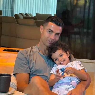 بيلا.. الطفلة التي سرقت قلب والدها النجم كريستيانو رونالدو في السعودية