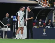 مدرب الأهلي يايسله يكشف تفاصيل طلب ديميرال التغيير ويشرح تحول الشوط الثاني