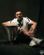 ميندي ودميرال يشاركان محرز هدايا الساعات للأهلاويين