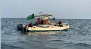 فرق حرس الحدود في الليث تنقذ مقيمين بنجلاديشيين من عرض البحر