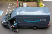 تسوية تاريخية في قضية سائقي أمازون تجنب الشركة حكماً قد يغير نموذج عملها