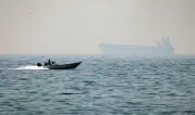 انخفاض حاد في حركة الملاحة بمضيق هرمز قبيل الحصار الأمريكي على إيران