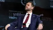 تحركات دبلوماسية مكثفة لاحتواء التوتر بين واشنطن وطهران: ترمب يصر على اتفاق شامل
