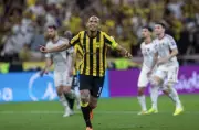 فابينهو ينقذ الاتحاد بركلة جزاء في اللحظات الأخيرة ويتأهل لربع نهائي دوري أبطال آسيا