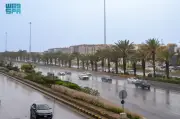 الدفاع المدني السعودي يحذر من استمرار العواصف الرعدية حتى الجمعة