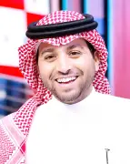 عبدالعزيز الفضلي: مسيرة إعلامية استثنائية تمتد لعقد في MBC مع 15 ألف ساعة بث مباشر