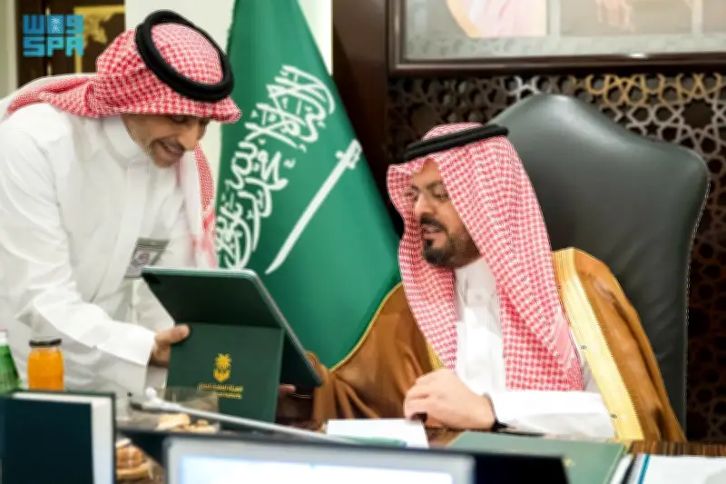 نائب أمير مكة يدشن 10 مشروعات طرق بـ553 مليون ريال وحملة طرق متميزة آمنة
