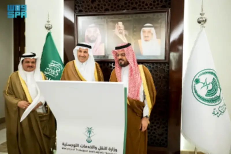 نائب أمير مكة يدشن 10 مشاريع طرق بتكلفة 553 مليون ريال