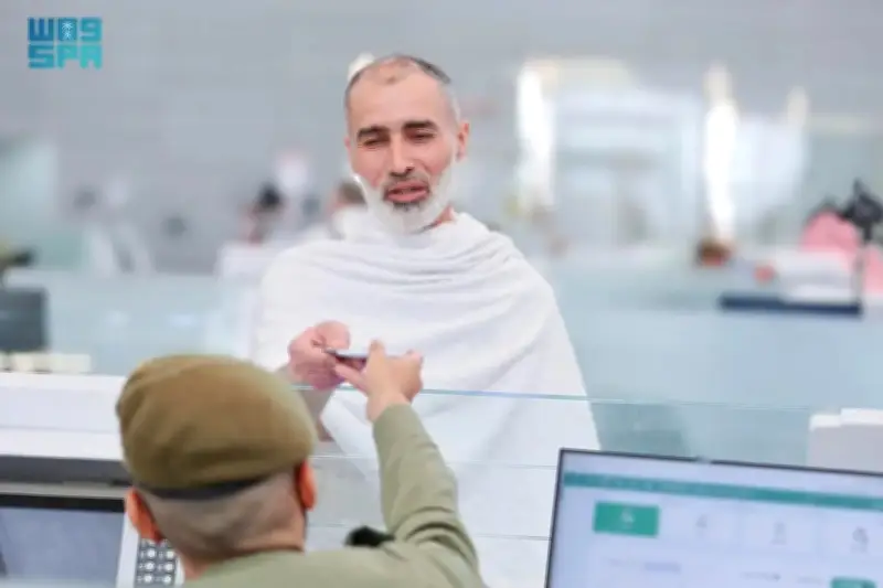 مطار الملك عبدالعزيز بجدة يستقبل أولى رحلات الحجاج السوريين لموسم 1447هـ