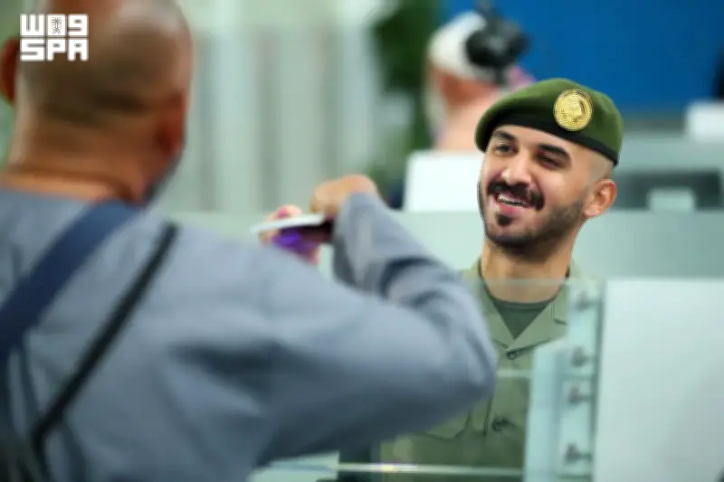 مطار الملك عبدالعزيز ينهي إجراءات مغادرة أولى رحلات الحجاج لعام 1447هـ