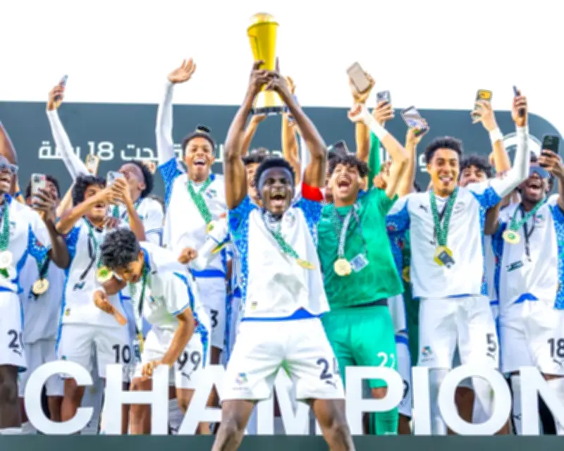 نيوم يتوج بكأس المملكة تحت 18 عاماً بعد فوزه على ضمك 3-0