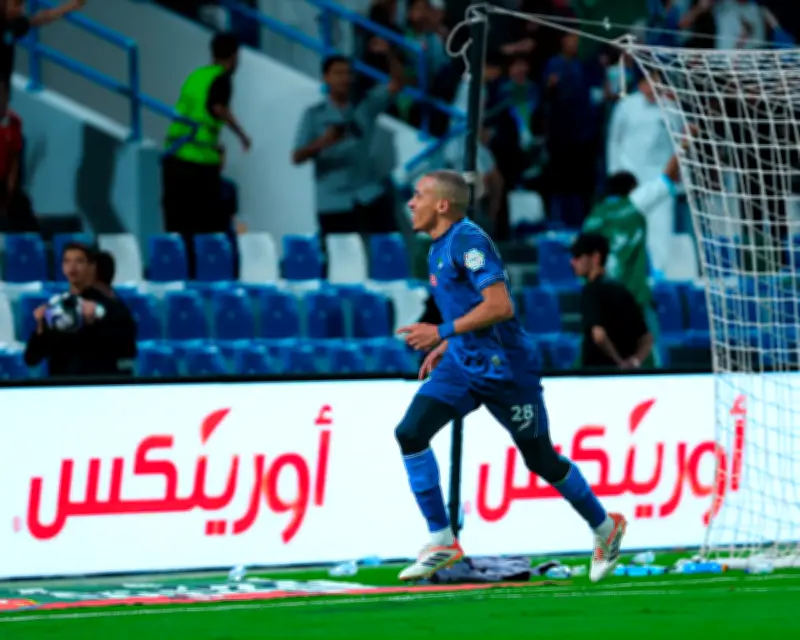الفتح ونيوم يتعادلان 2-2 في دوري روشن السعودي