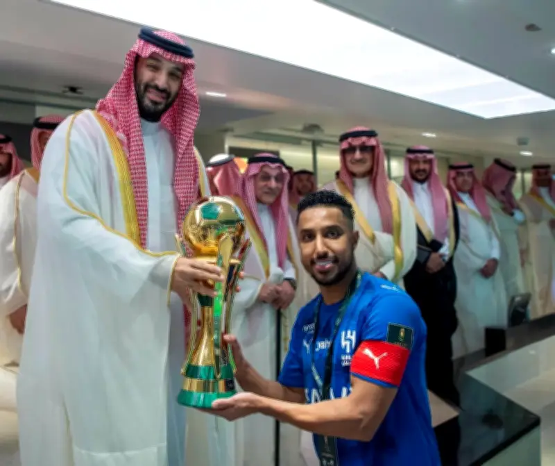 نيابة عن خادم الحرمين.. ولي العهد يتوج الهلال بكأس الملك 2026