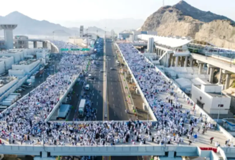 السعودية تعلن اكتمال الاستعدادات لحج 2026 وتدفق الحجاج إلى منى