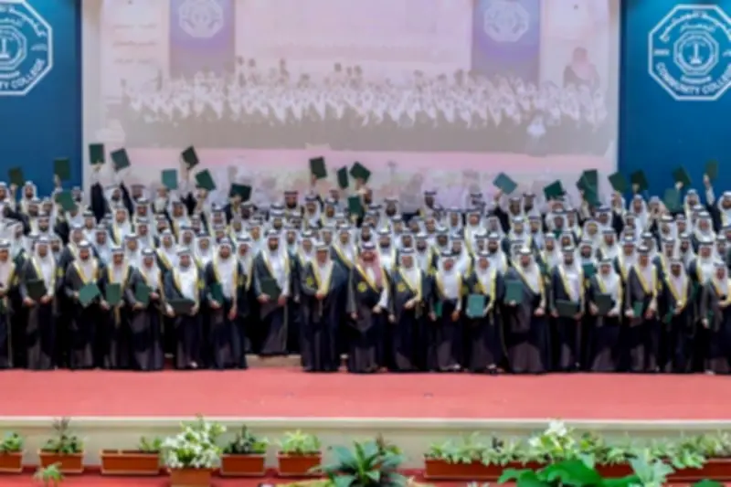 نائب أمير الشرقية يرعى تخريج الدفعة 21 من كلية المجتمع بالدمام