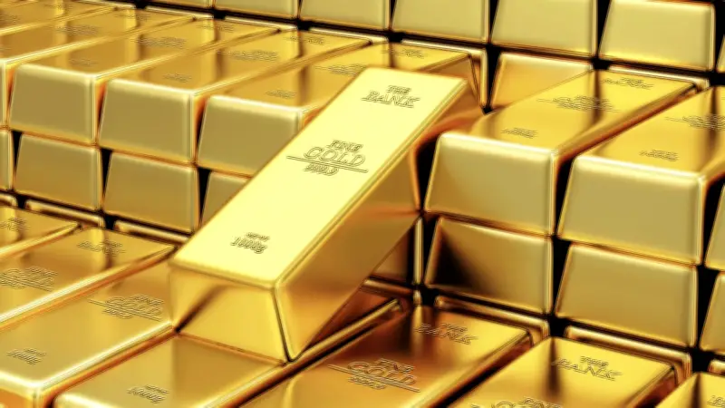 ارتفاع العقود الآجلة للذهب 21 دولاراً وسط ترقب السياسة النقدية