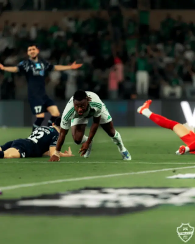 الأهلي يسحق الأخدود 4-0 ويهبط به رسمياً لدوري يلو