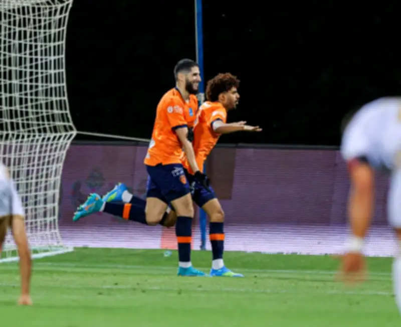 الفيحاء يقترب من الهبوط بعد فوز صعب على الرياض 4-2