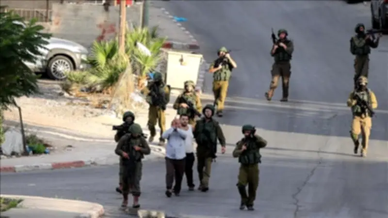 الاحتلال الإسرائيلي يعتقل أكثر من 40 فلسطينياً في الضفة الغربية