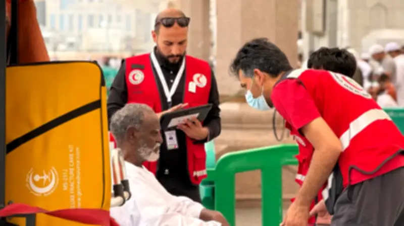 الهلال الأحمر يجهز 60 مقدم خدمة و16 وحدة إسعافية لتفويج حجاج المدينة إلى مكة