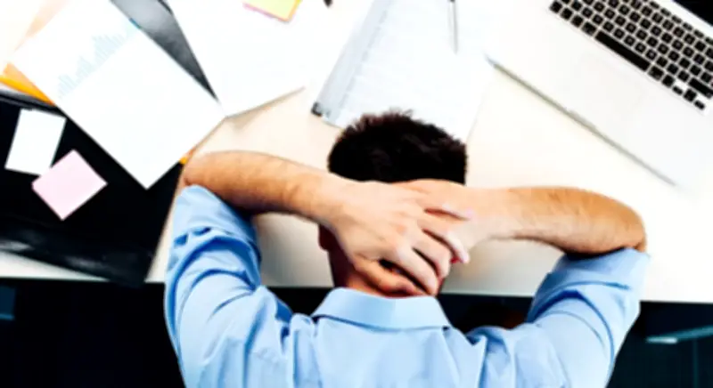 القاتل الصامت في مكتبك.. كيف تتسبب الوظيفة بوفاة 840 ألف شخص سنوياً؟