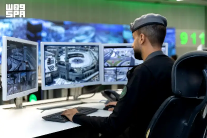 مركز 911 يعزز خدماته لحجاج 1447هـ ويرد على البلاغات خلال ثانيتين بعدة لغات