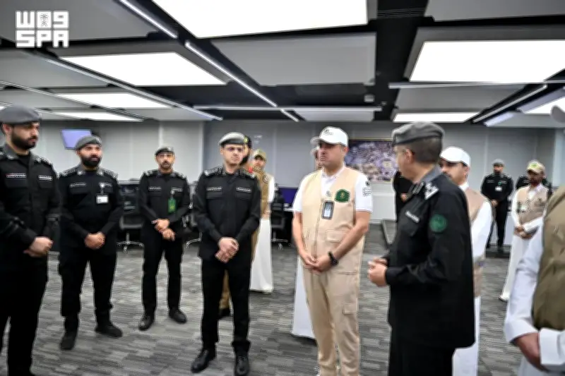 أمين العاصمة المقدسة يطلع على آليات مركز 911 لخدمة ضيوف الرحمن