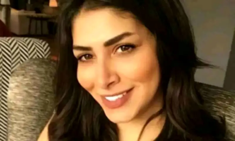 من المدينة إلى السرير الأبيض.. صورة غامضة تثير القلق على أميرة الشريف