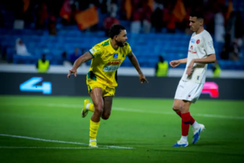 الخليج يهزم ضمك بهدفين ويُعمق جراحه في دوري روشن