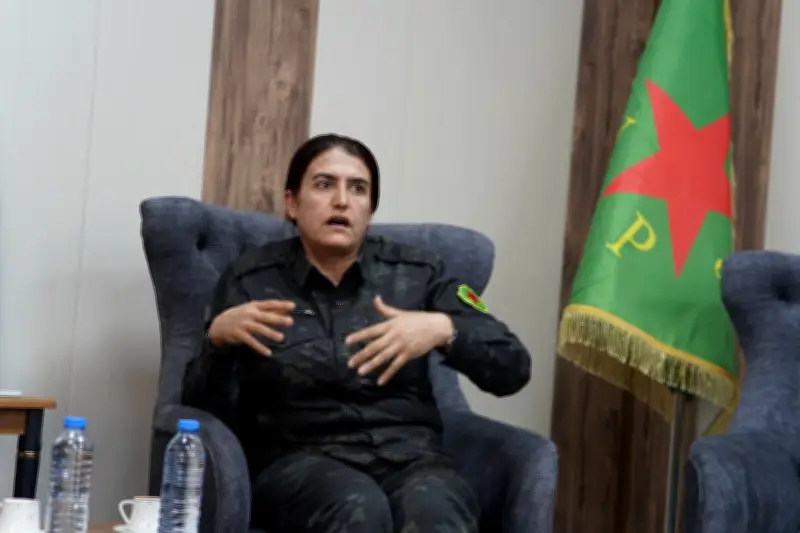 قائدة وحدات حماية المرأة الكردية: ندعم الجيش السوري ونرفض حل قواتنا