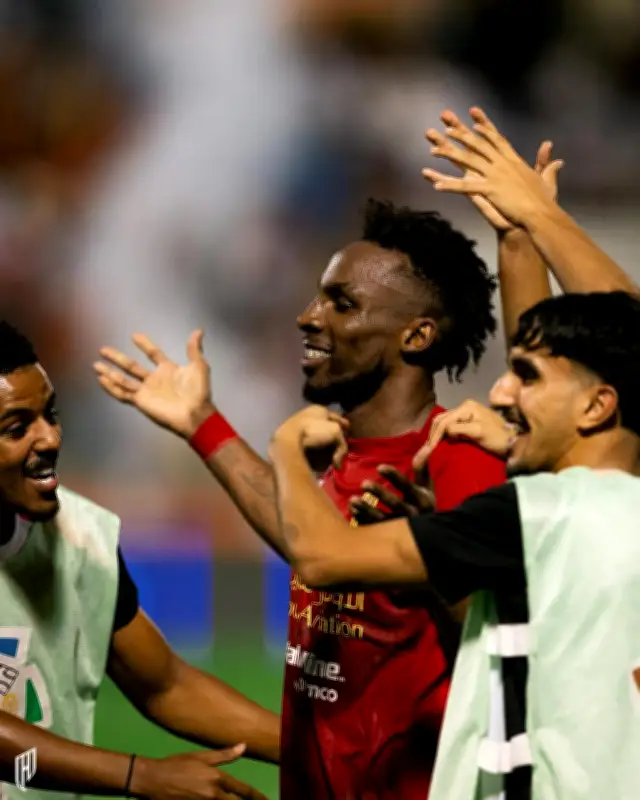 صدمة النصر بخسارته أمام القادسية تمنح الهلال فرصة ذهبية لتقليص الفارق