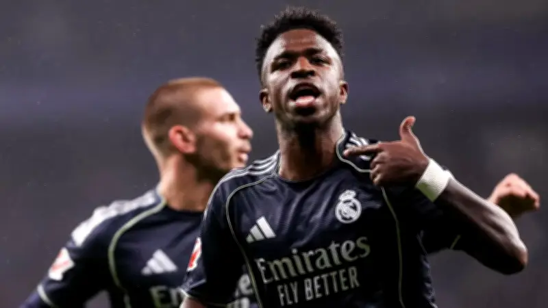 فينيسيوس يقود ريال مدريد لتخطي إسبانيول ويؤجل تتويج برشلونة
