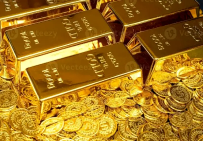 تراجع طفيف في أسعار الذهب وسط مخاوف التضخم وتأثيرها على السياسة النقدية الأمريكية