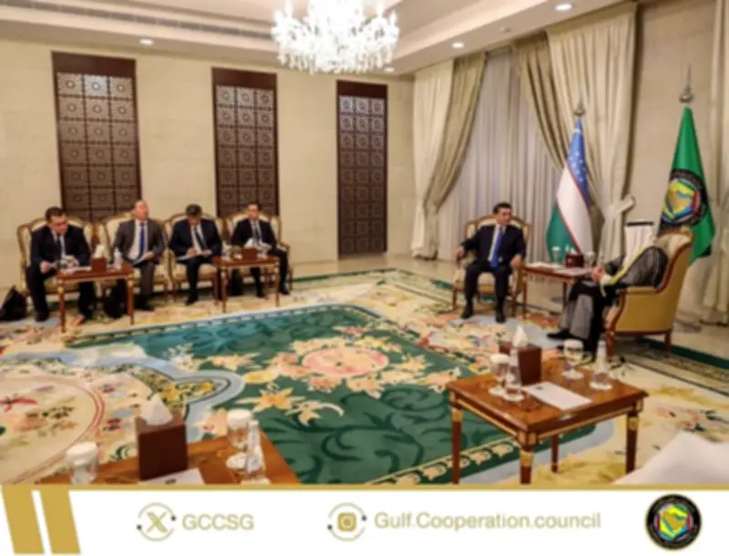 البديوي يبحث مع وزير خارجية أوزبكستان تعزيز العلاقات والقمة الخليجية الآسيوية