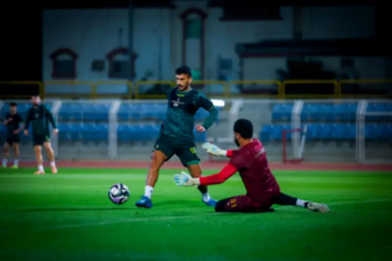 الهلال يواجه الخليج في مؤجل الدوري السعودي ويأمل تقليص الفارق مع النصر