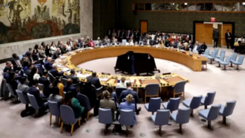 مجلس الأمن يبحث فرض عقوبات على إيران واستخدام القوة في مضيق هرمز