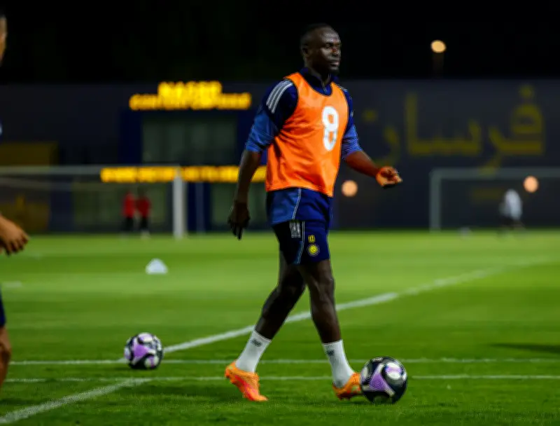 النصر يستعيد ساديو ماني قبل مواجهة الشباب في دوري روشن