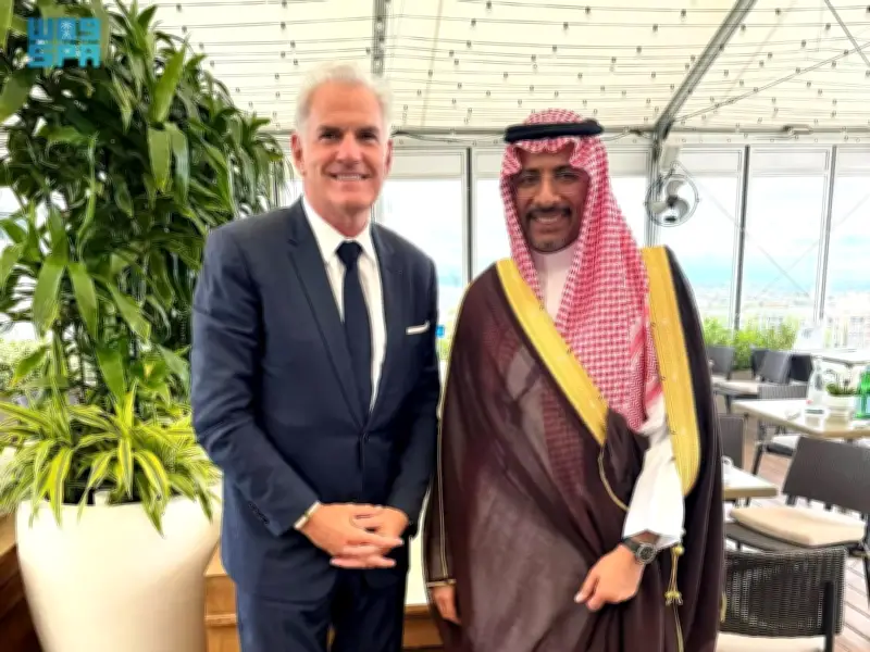 وزير الصناعة يبحث التعاون مع مسؤولين أمريكيين وفرنسيين