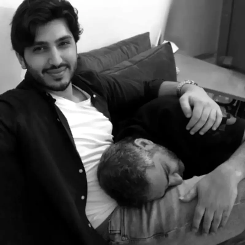 محمد فضل شاكر يعلق على تبرئة والده: الفرج قريب وأهداه أغنية عارفينك
