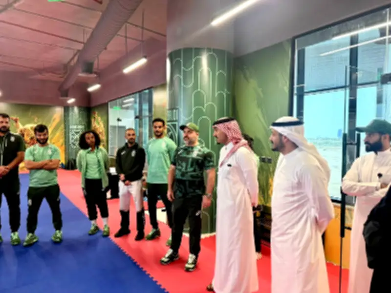 وزير الرياضة يتفقد معسكر المنتخب السعودي للتايكوندو في جدة