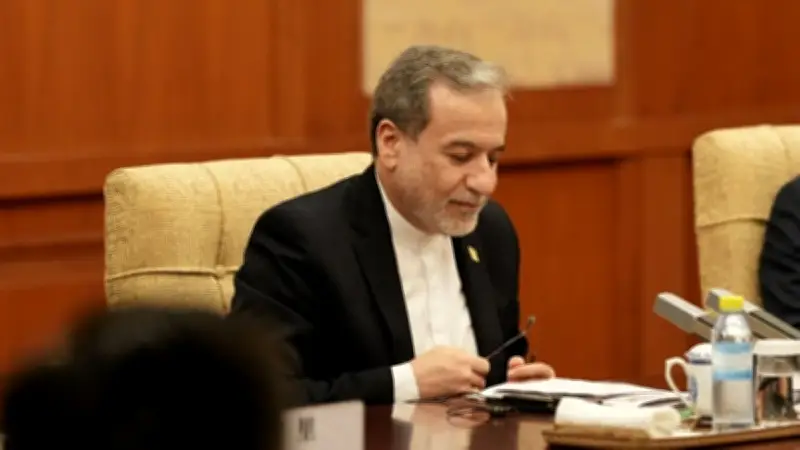 إيران تتهم أمريكا بـ“المغامرة العسكرية المتهورة” وترامب يؤكد وقف إطلاق النار