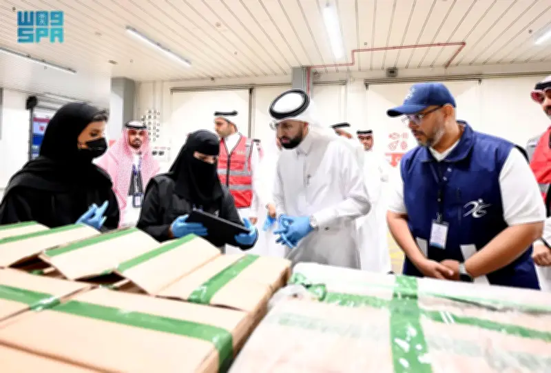 جولة تفقدية لرئيس هيئة الغذاء والدواء استعداداً لموسم الحج