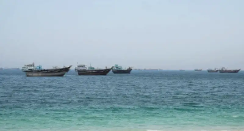 اشتباكات جديدة بين الجيش الإيراني والبحرية الأمريكية في مضيق هرمز