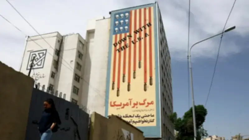 إيران تتجاهل ملفها النووي في ردها على مقترح السلام الأميركي وتركز على مضيق هرمز