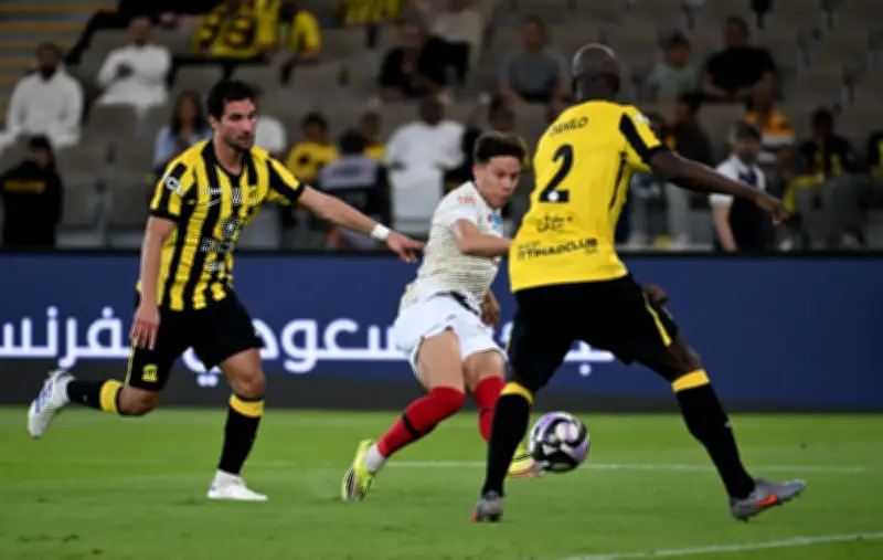 الاتحاد يفوز على ضمك بهدفين لهدف في دوري روشن