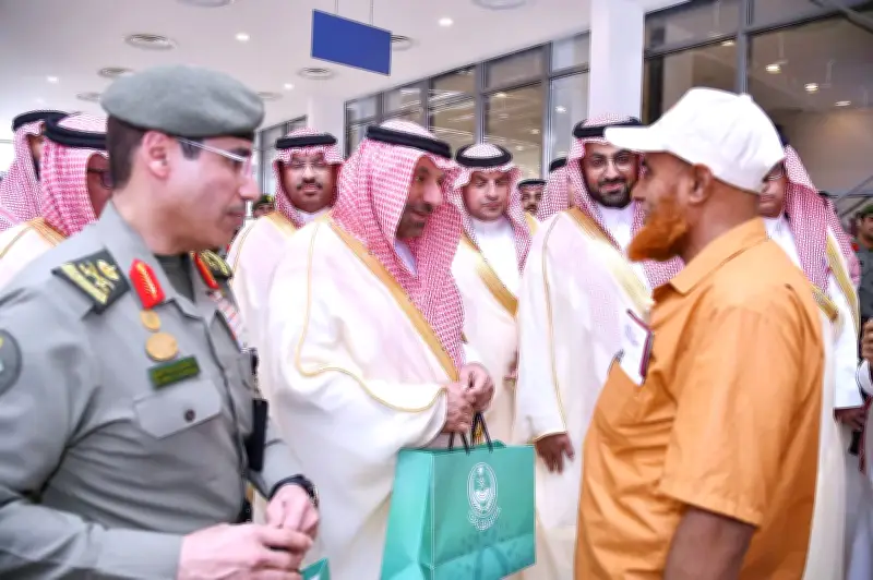 أمير نجران يشيد بجهود القيادة في خدمة الحجاج خلال جولة بمنفذ الوديعة